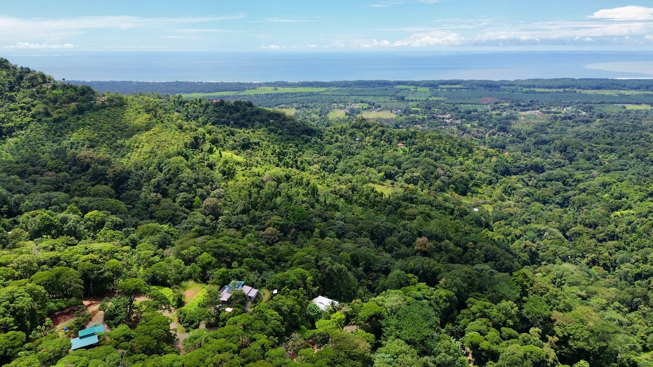 Casa Tucán, Ocean View Villa with Private Trail to River & Waterfalls