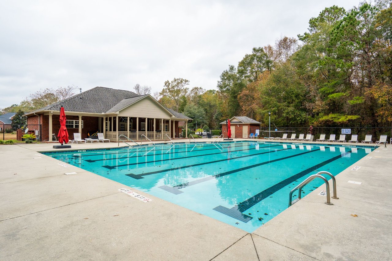 5516 Crescent View Dr