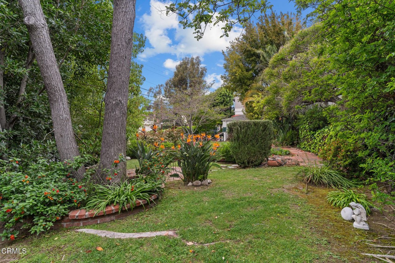 3272 Rowena Ave