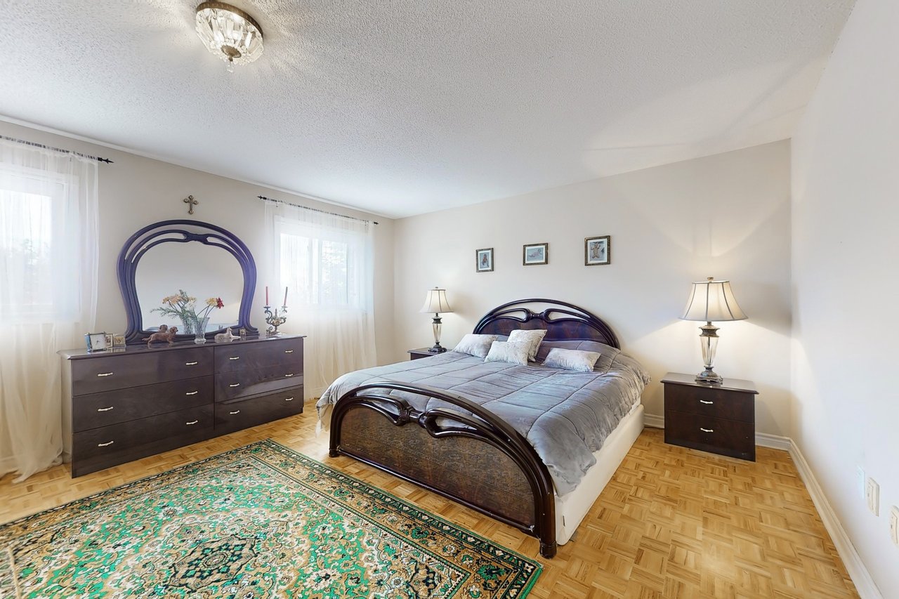 189 Humberland Dr