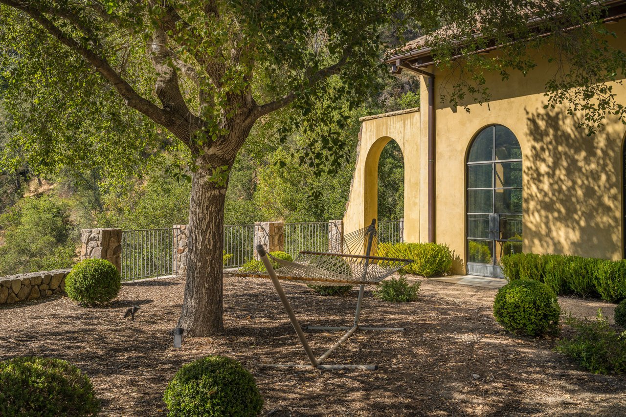 Oakville Vineyard Estate