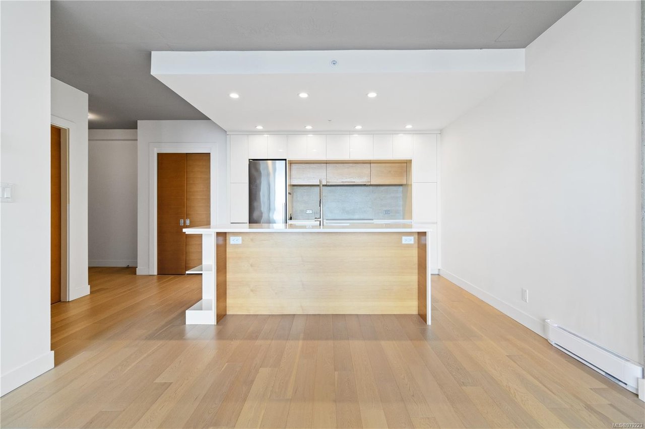 1101-989 Johnson St, Victoria