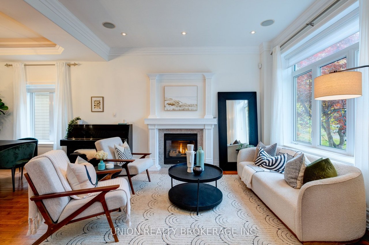 239 Lee Ave