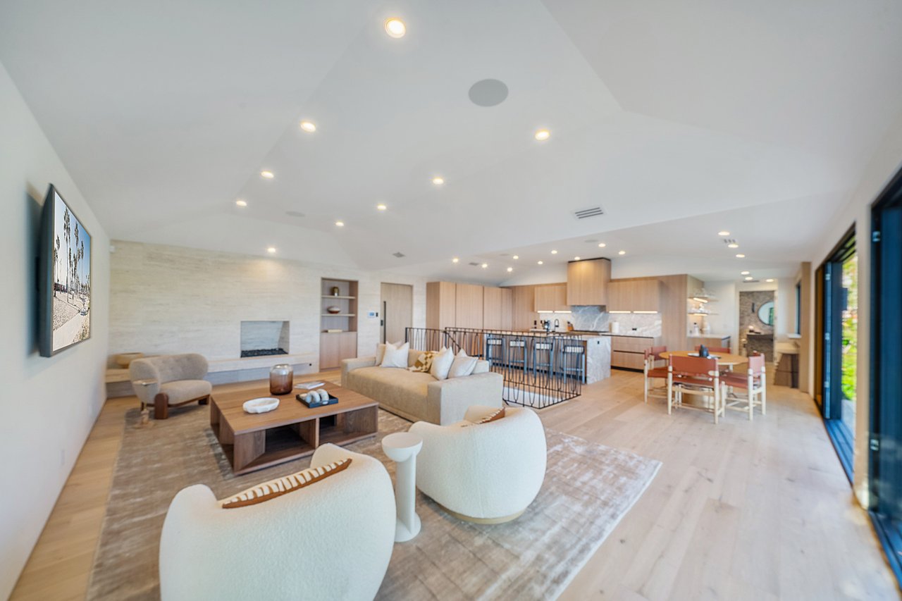 Hollywood Haven ⛰️