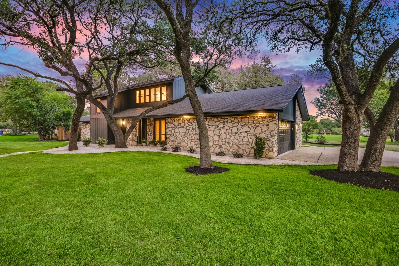 Golf Course Grandeur - 9112 Balcones Club Drive