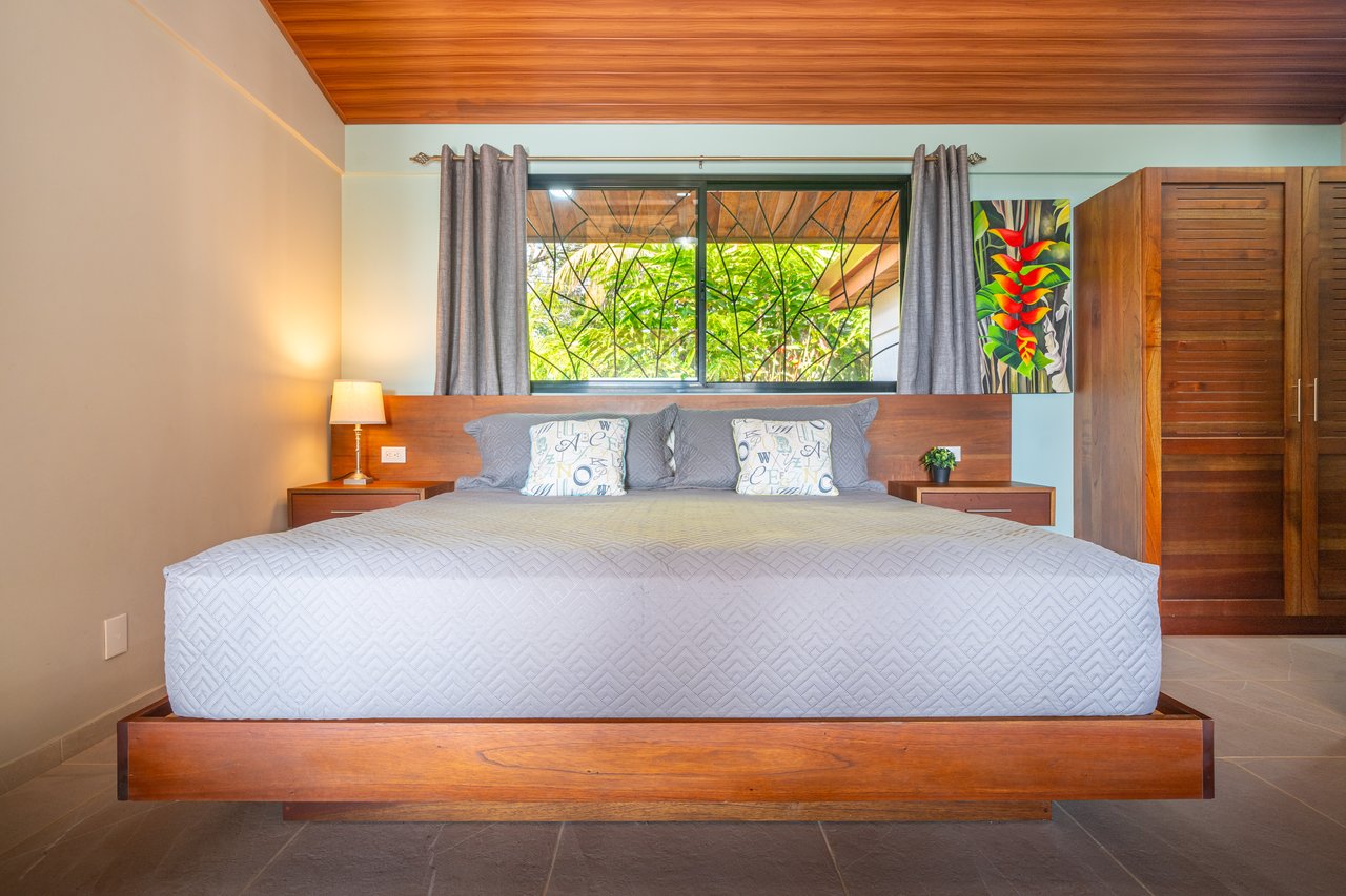 Casa Sea Breeze- Spectacular Ocean-View Home and Guest Villa in Prime Ojochal Location