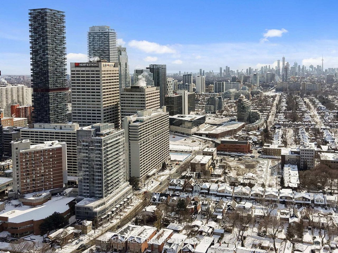 PENTHOUSE ON ENGLINGTON CROSSTOWN LRT