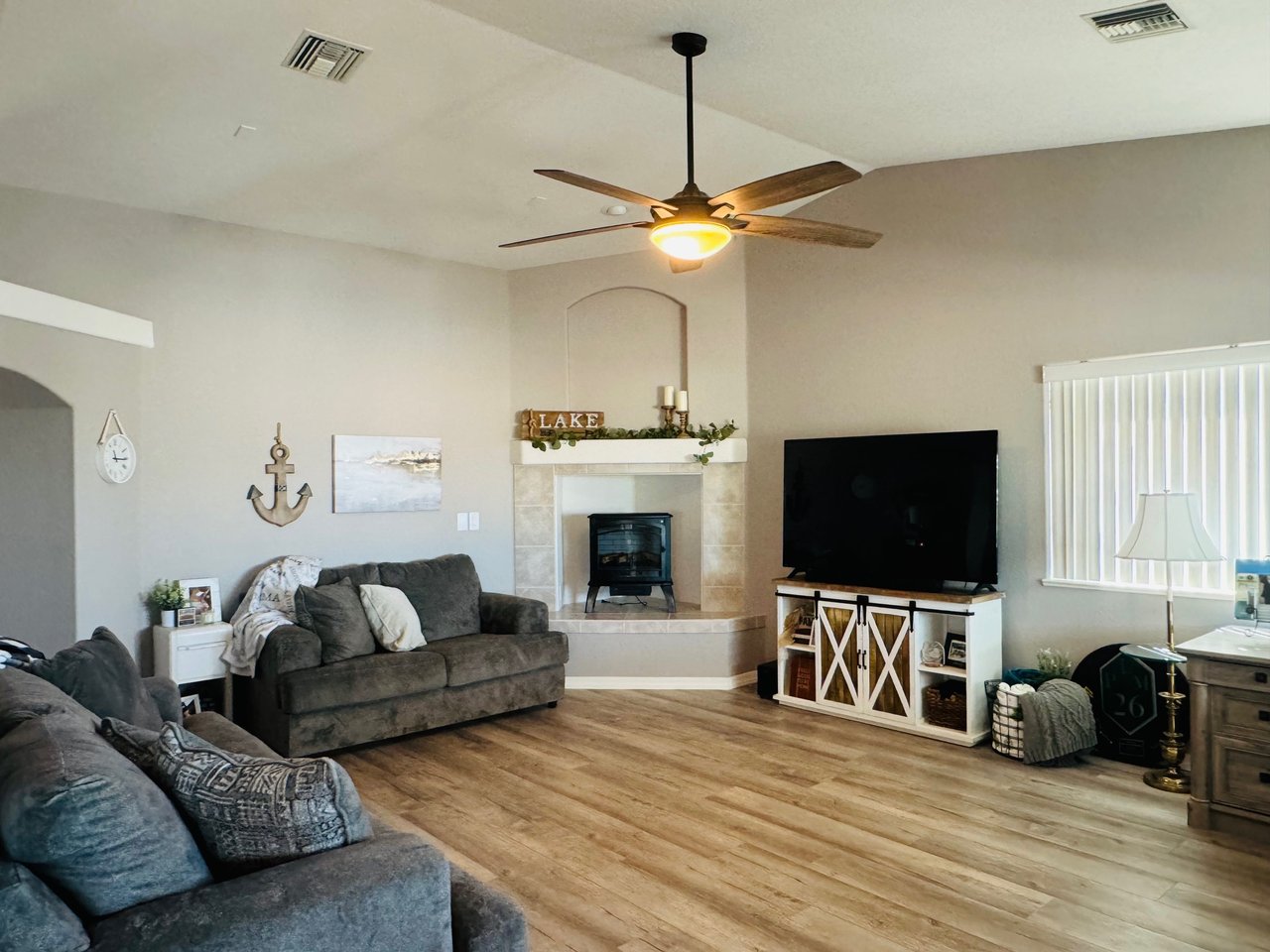 3667 Taurus Ln 