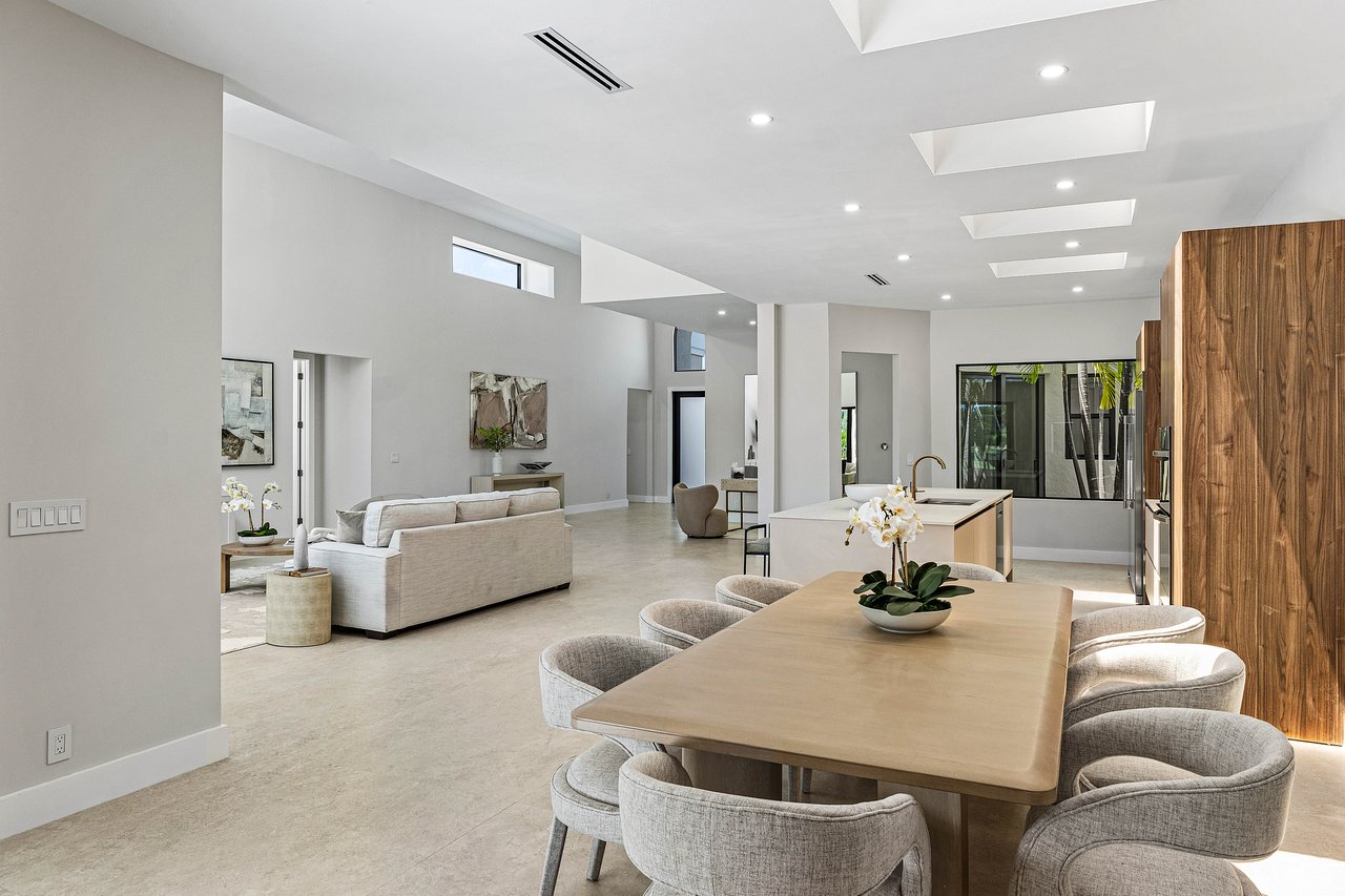 5323 Ascot Bend