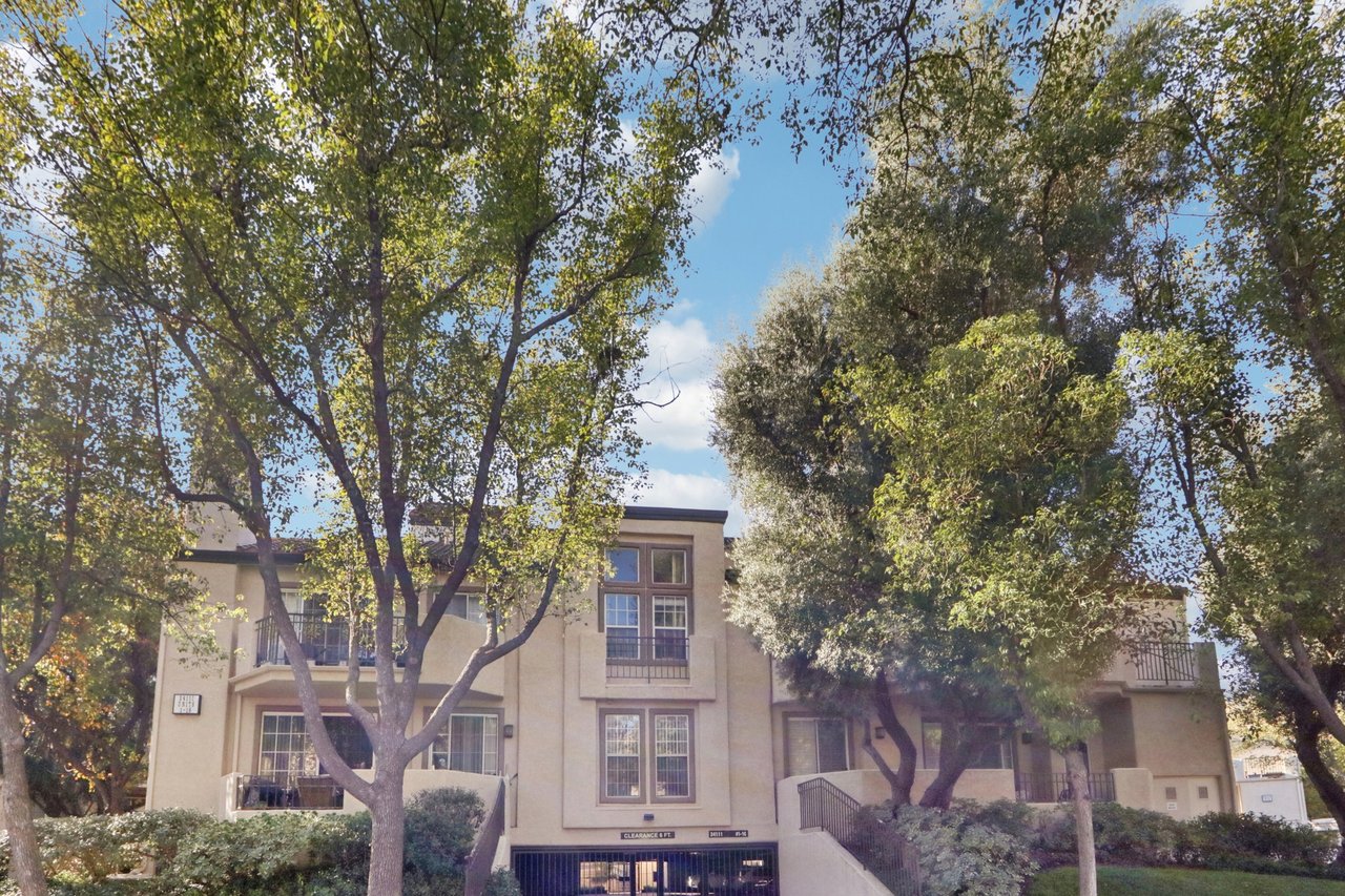 24111 Del Monte Dr, Valencia, CA 91355