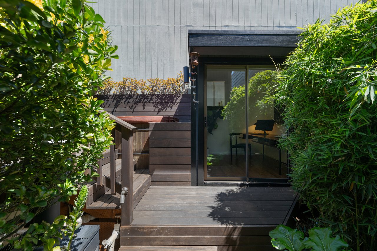 541 Diamond Street