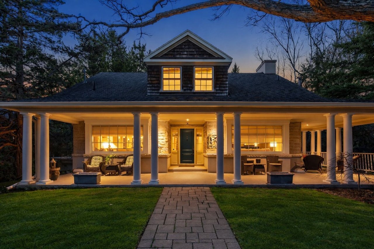  Aldershot Lakeside Elegance