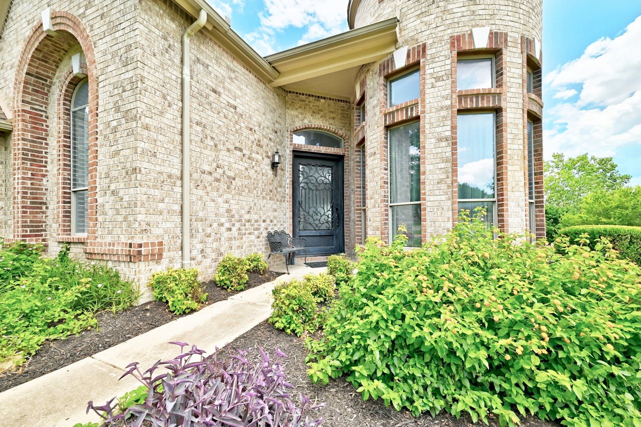 Stunning 5-Bedroom Luxury Home with Breathtaking Hill Country Views in Gated Community! | Short Walk to Lake Travis H.S. | Resort-style Amenities