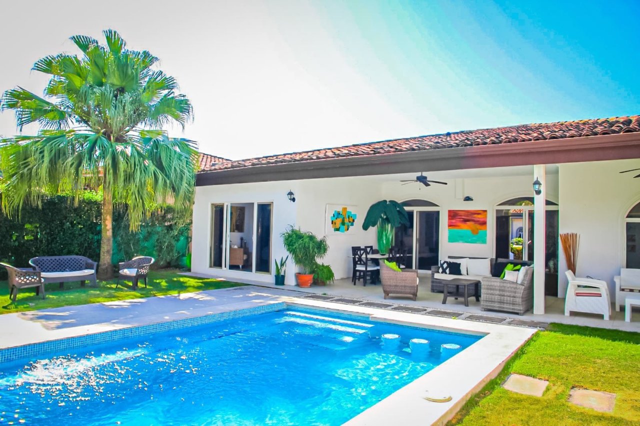Remodeled Gated Community Home, Jaco, Puntarenas