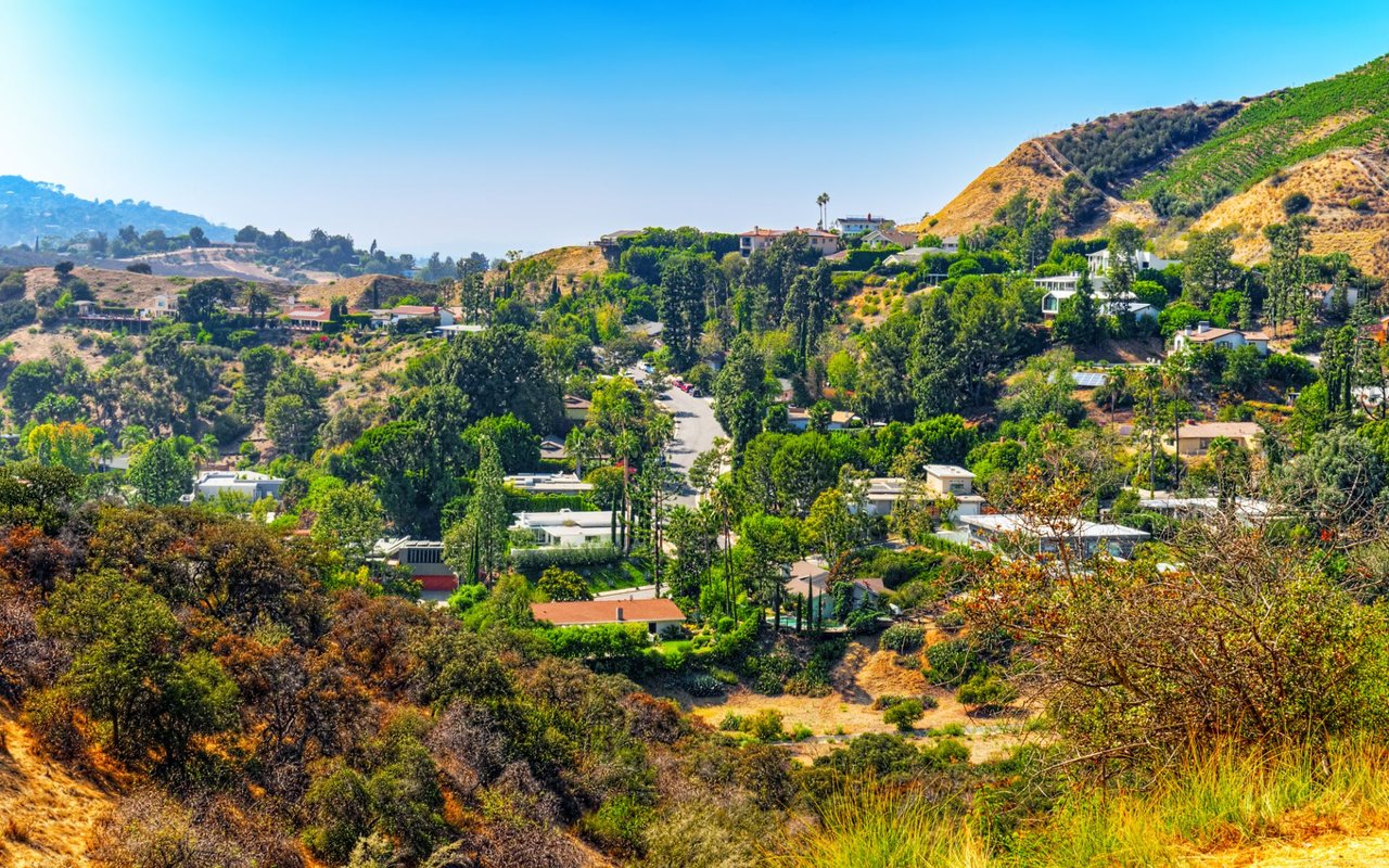 The Broadway Hollywood