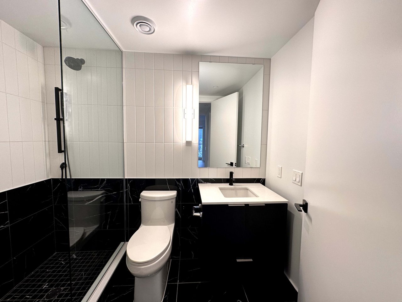 327 King St W, Unit 707