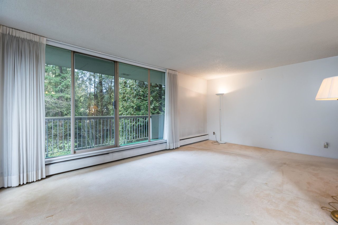 408-2020 Fullerton Ave