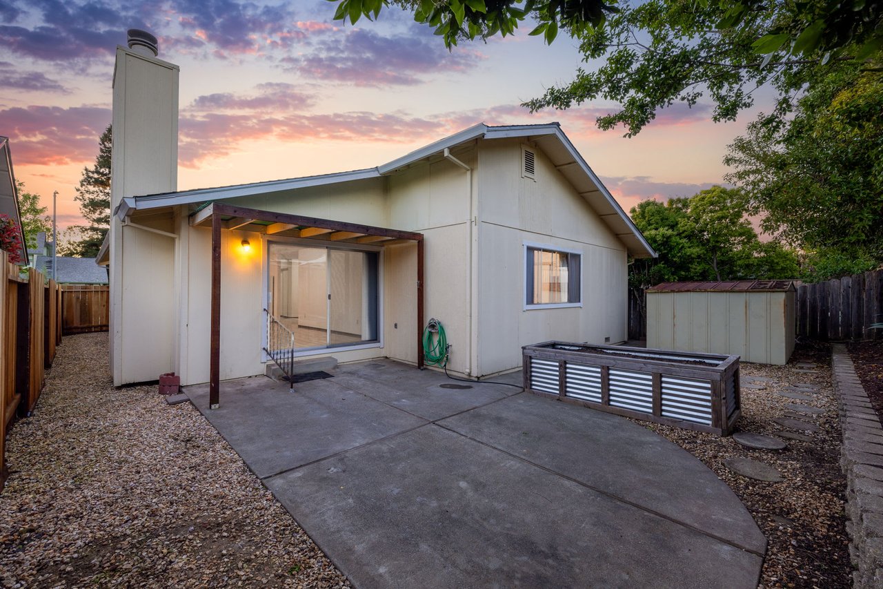 Single Level Home in the Coveted G-Section of Rohnert Park