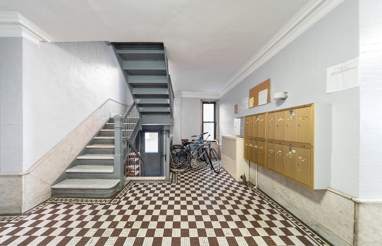 216 Macon Street, Apt 1