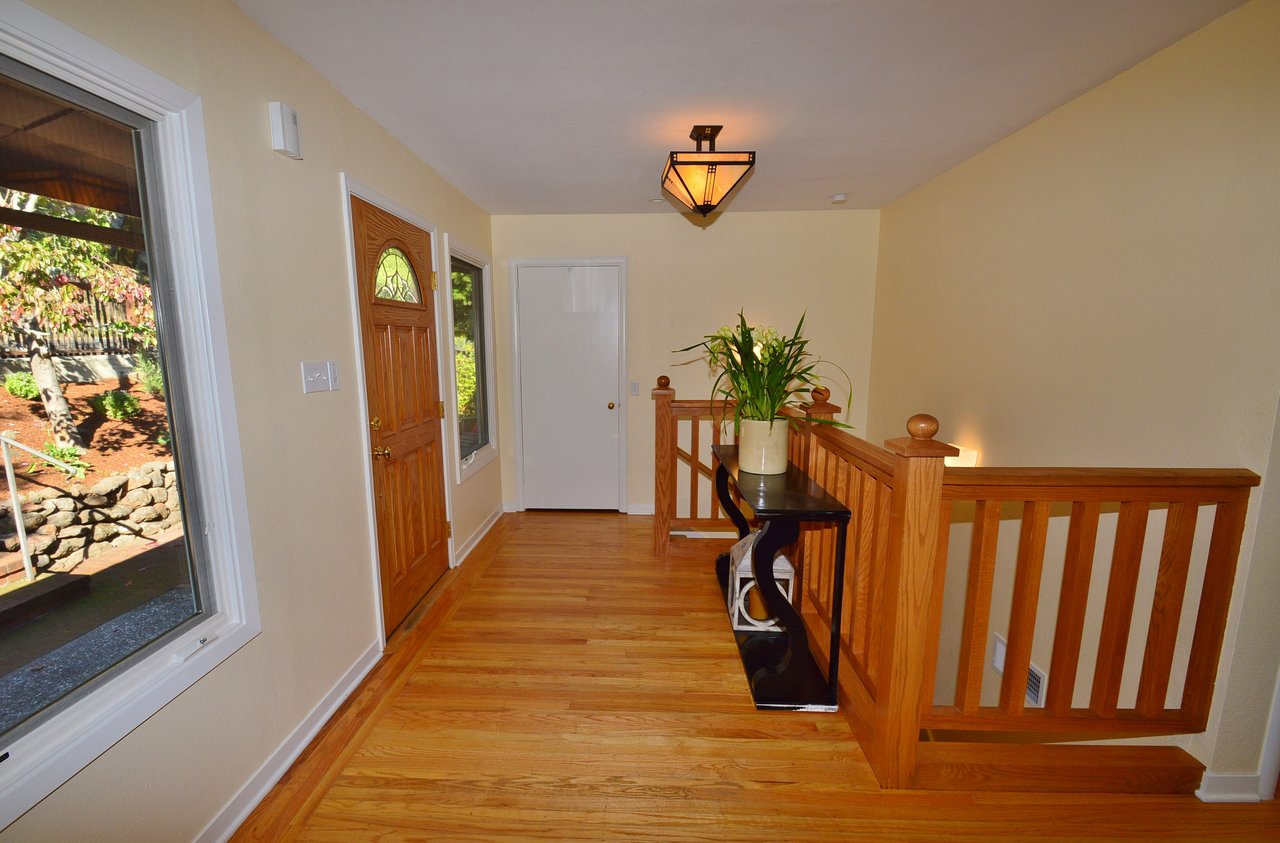 60 Madrone Road, Fairfax