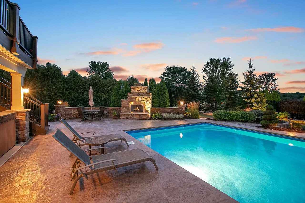 Stunning Eagan Masterpiece!