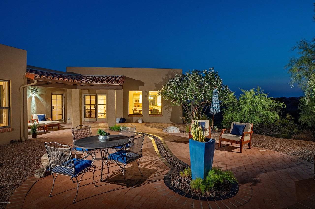 Stunning Las Alturas Contemporary