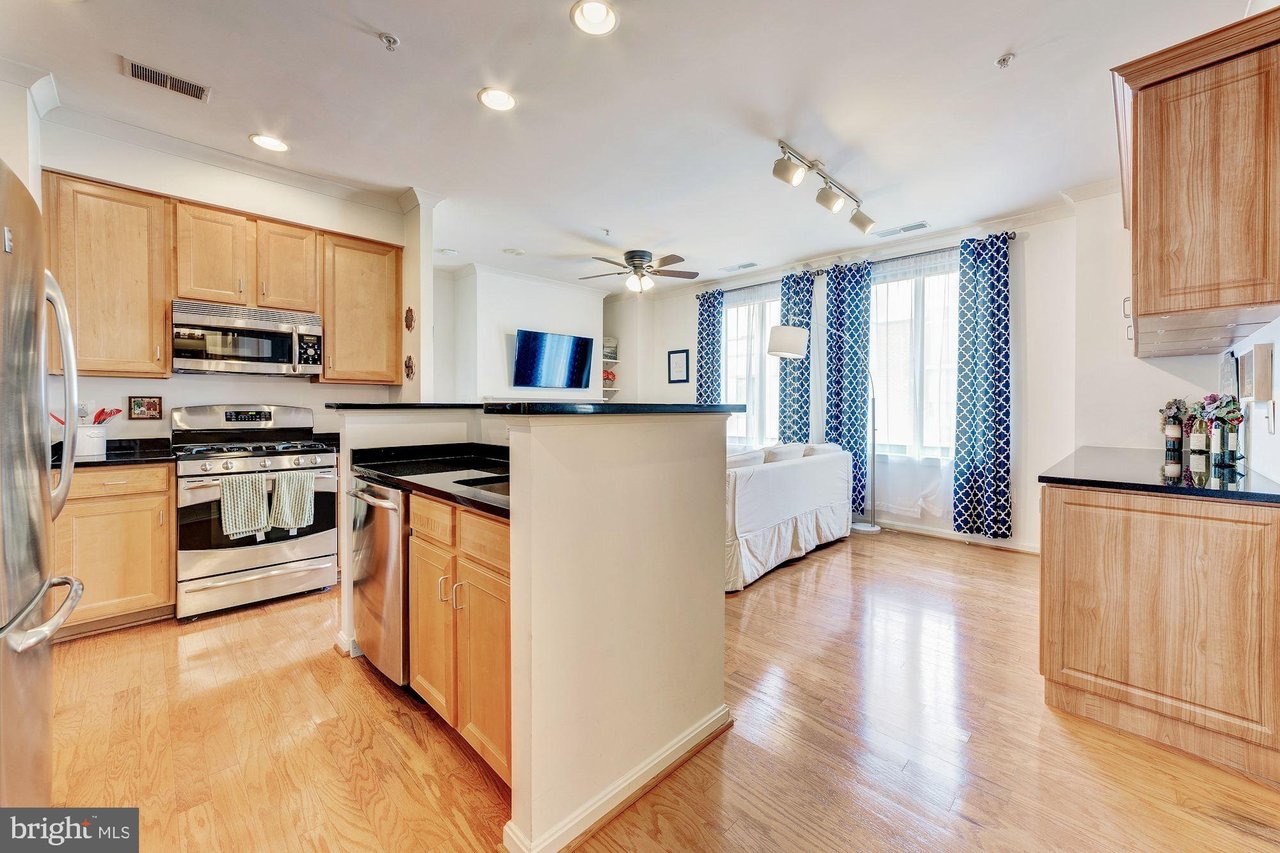 2220 Fairfax Dr, #PH03