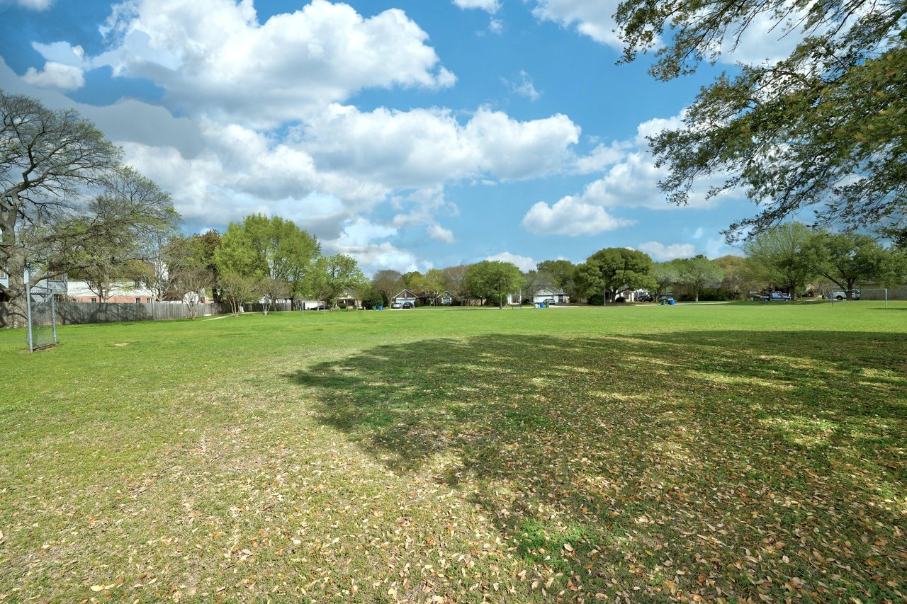 1204 Andrew CV
