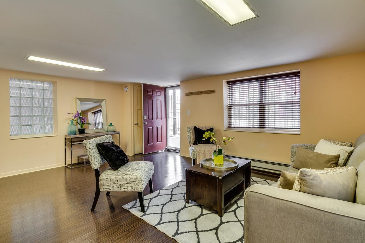 Bucktown Abode: 1736 N. Wilmot 