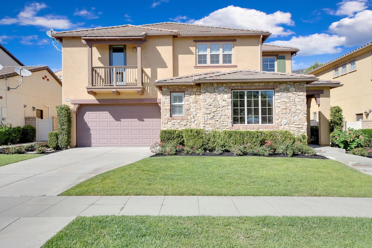 885 E Manresa