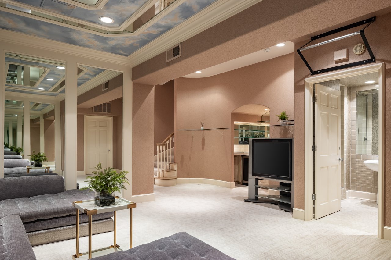 3 Weybridge Court