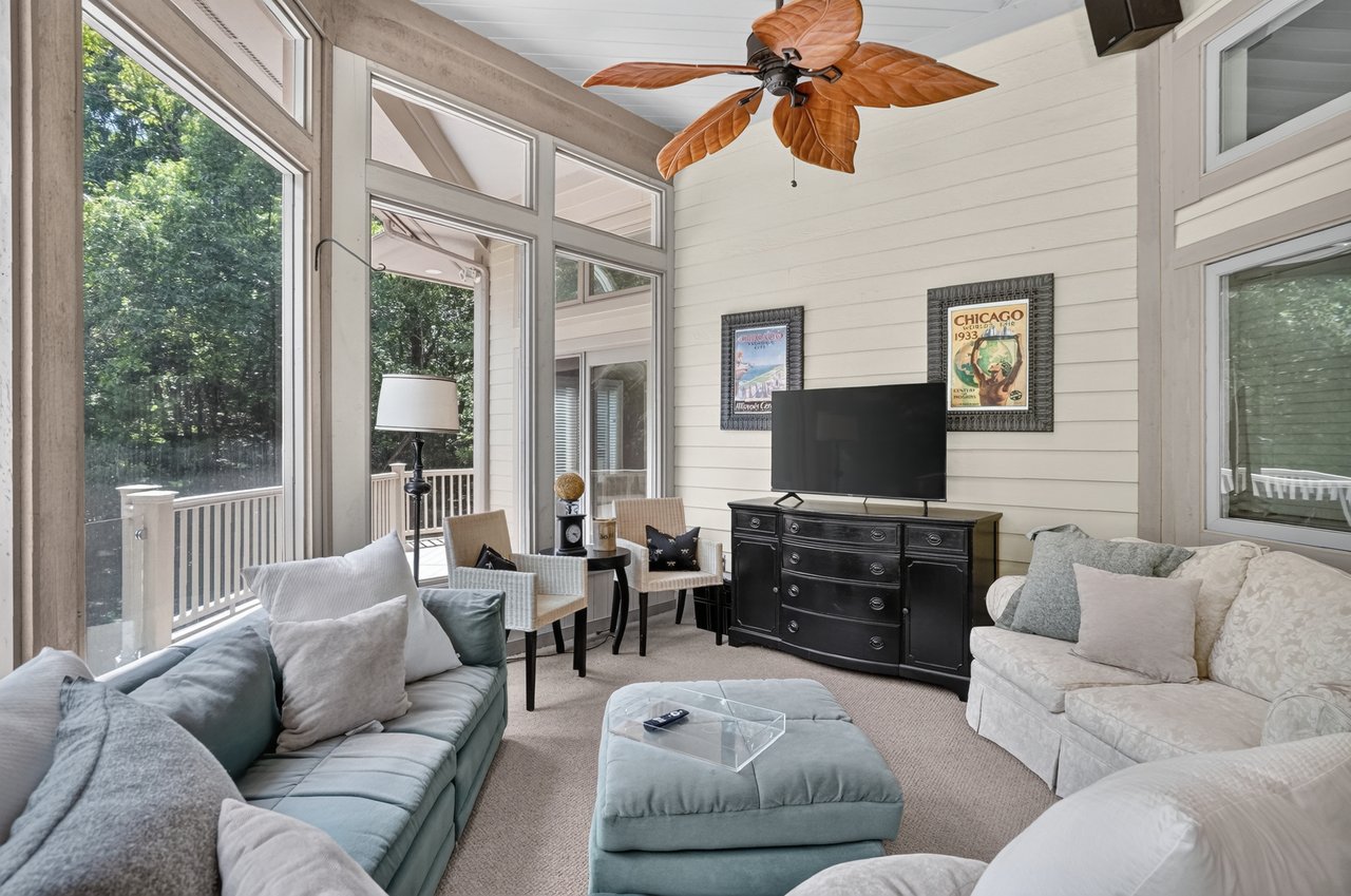 12172 Woodline