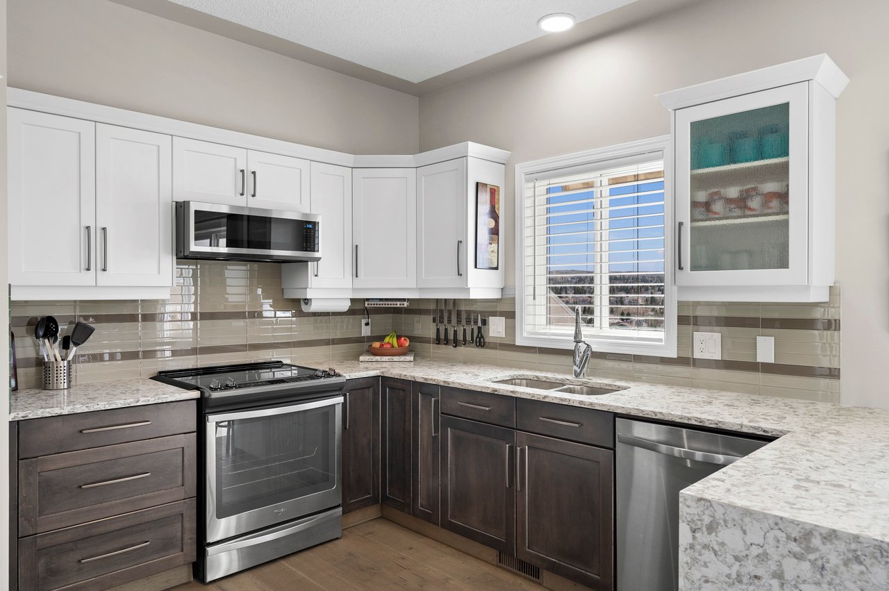 139 Country Hills Gardens NW