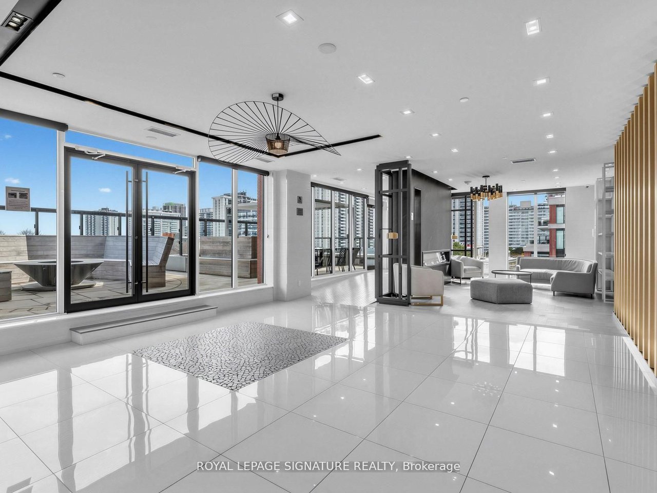 J. DAVIS HOUSE PENTHOUSE 