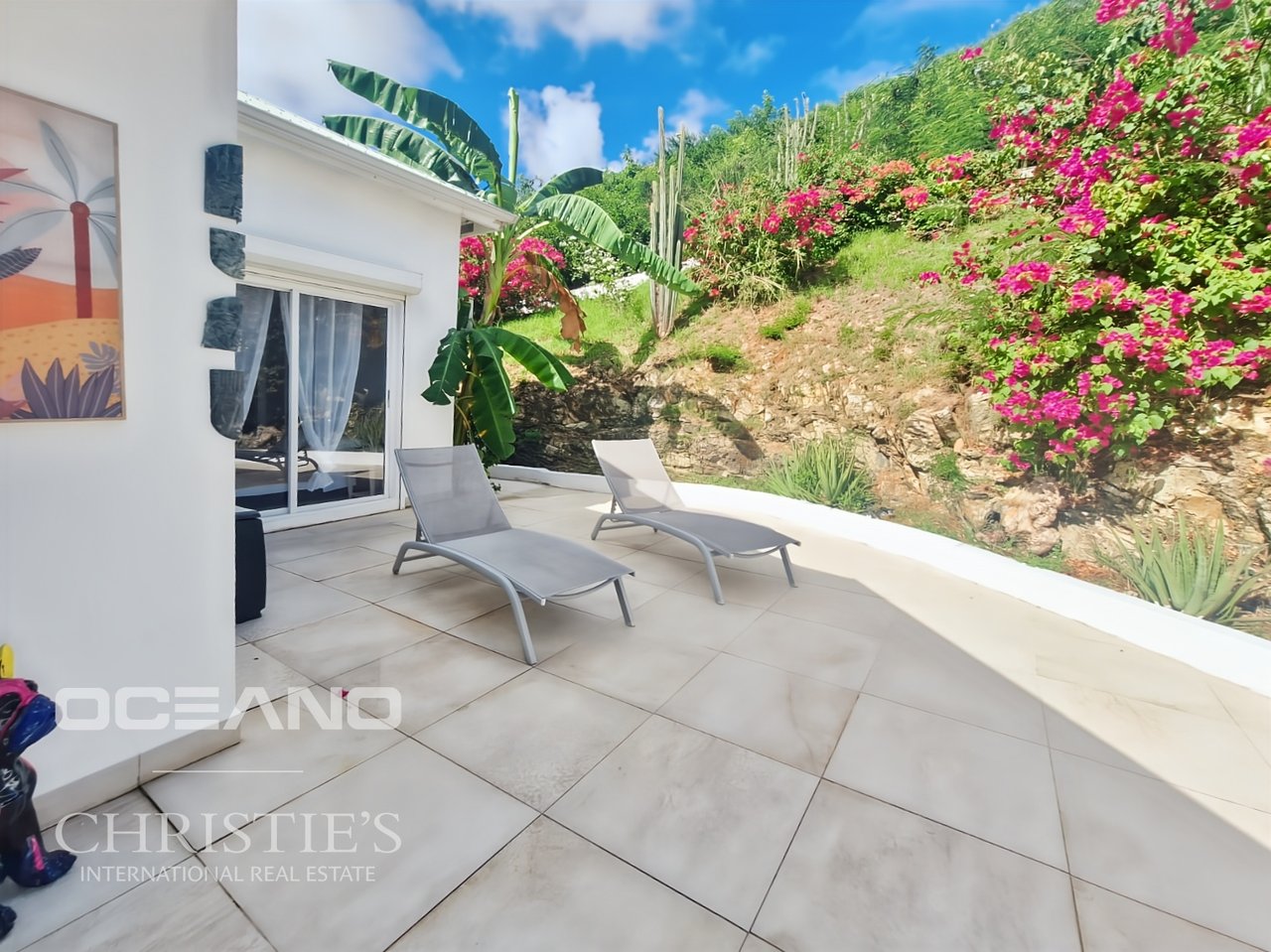 Stunning 4-Bedroom Villa on Spacious Plot - Orient Bay