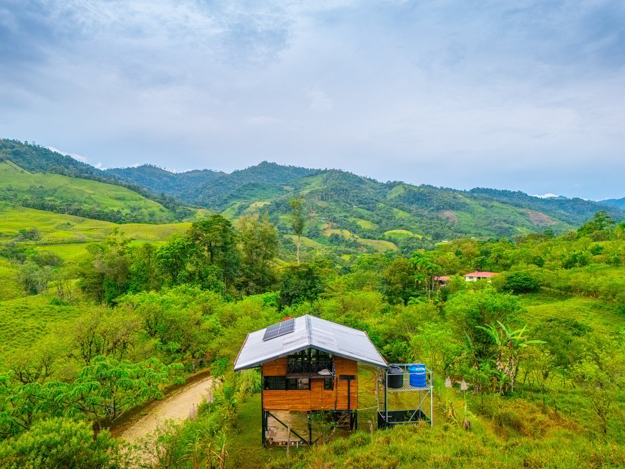 Off Grid Cabin - San Vito with Amazing Mountain Views