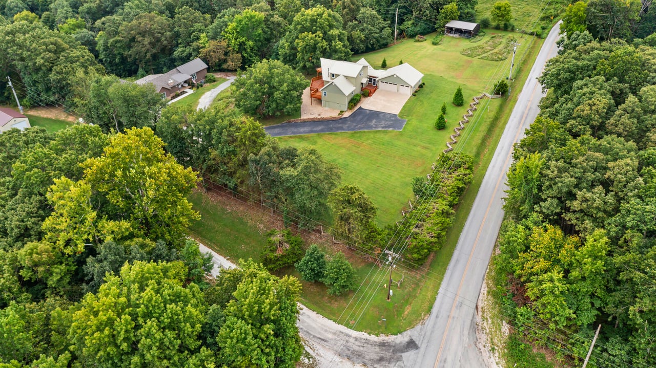 19123 Hill Rd, Springdale, AR 72764