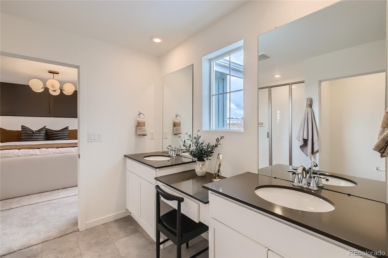 907 W Beverly Street