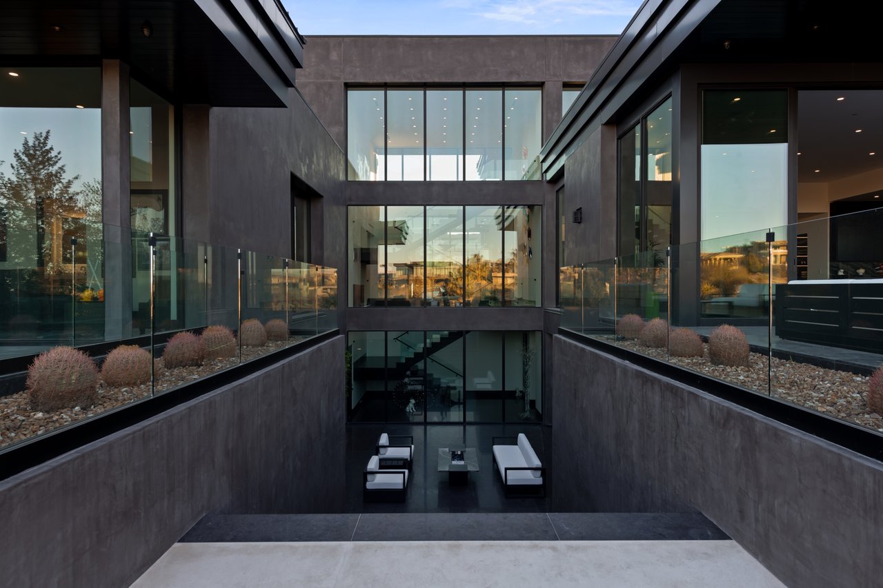 44 Hawk Ridge Drive
