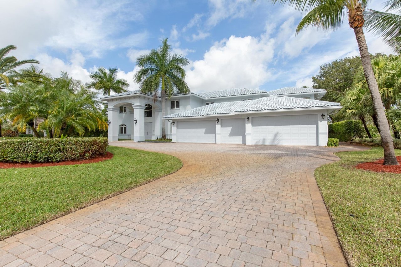 464 Glenbrook Drive