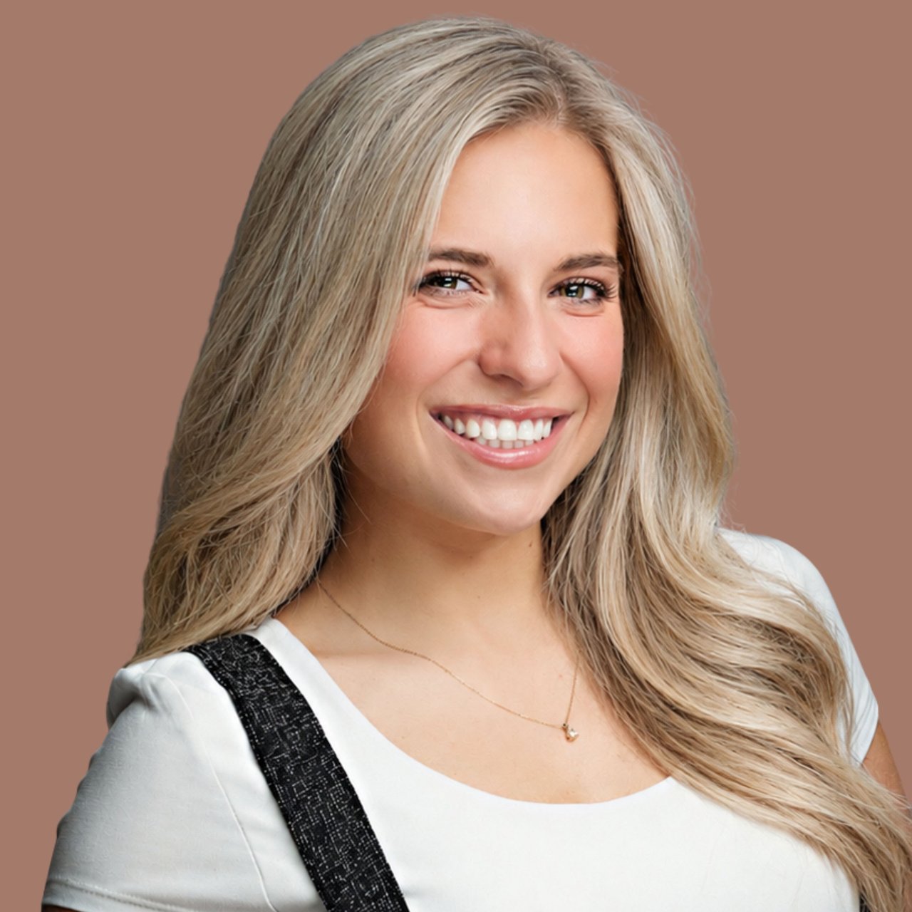 Carly Bell Bogart, GA Real Estate Agent Headshot