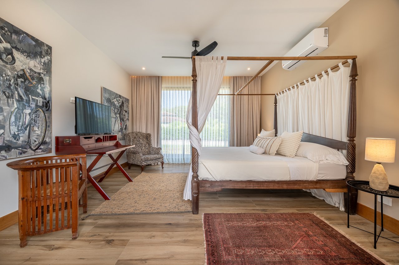 Casa Canto del Agua | Luxury 7-Bedroom Villa with Two Guest Apartments in Hacienda Pinilla’s Reserva de Golf