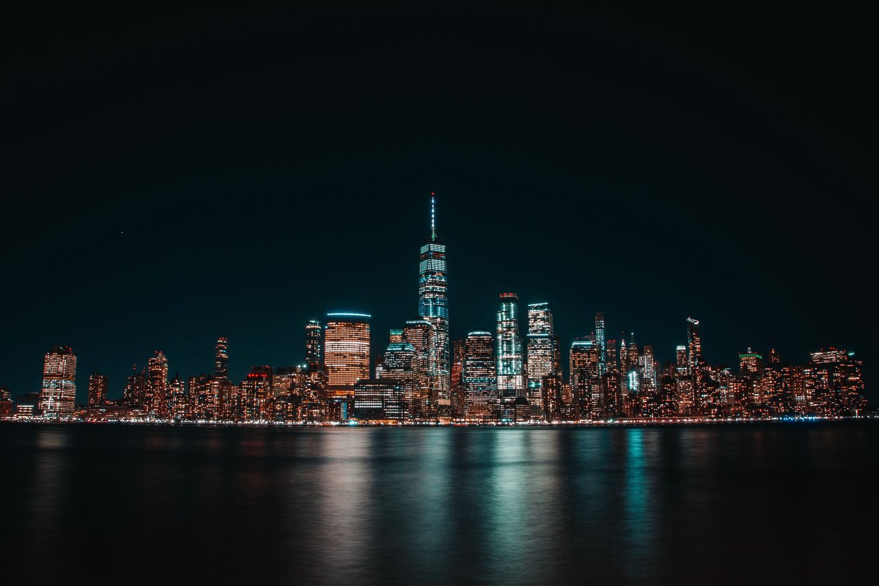The Parviz Team works with Italian real estate professionals and international clients buying, selling, renting, and investing in New York City.
