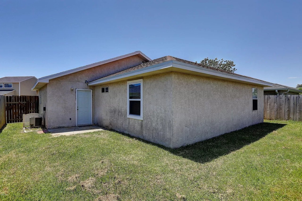1324 Capri Drive