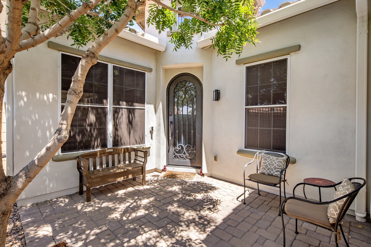 2932 E Madison Vistas