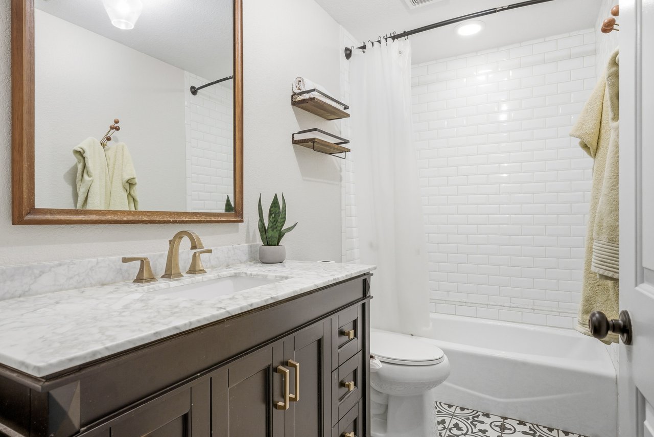 1000 Liberty Park Dr, Unit 204