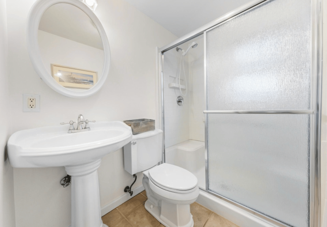 18 E Dupont Ave, Brant Beach (Top Floor)