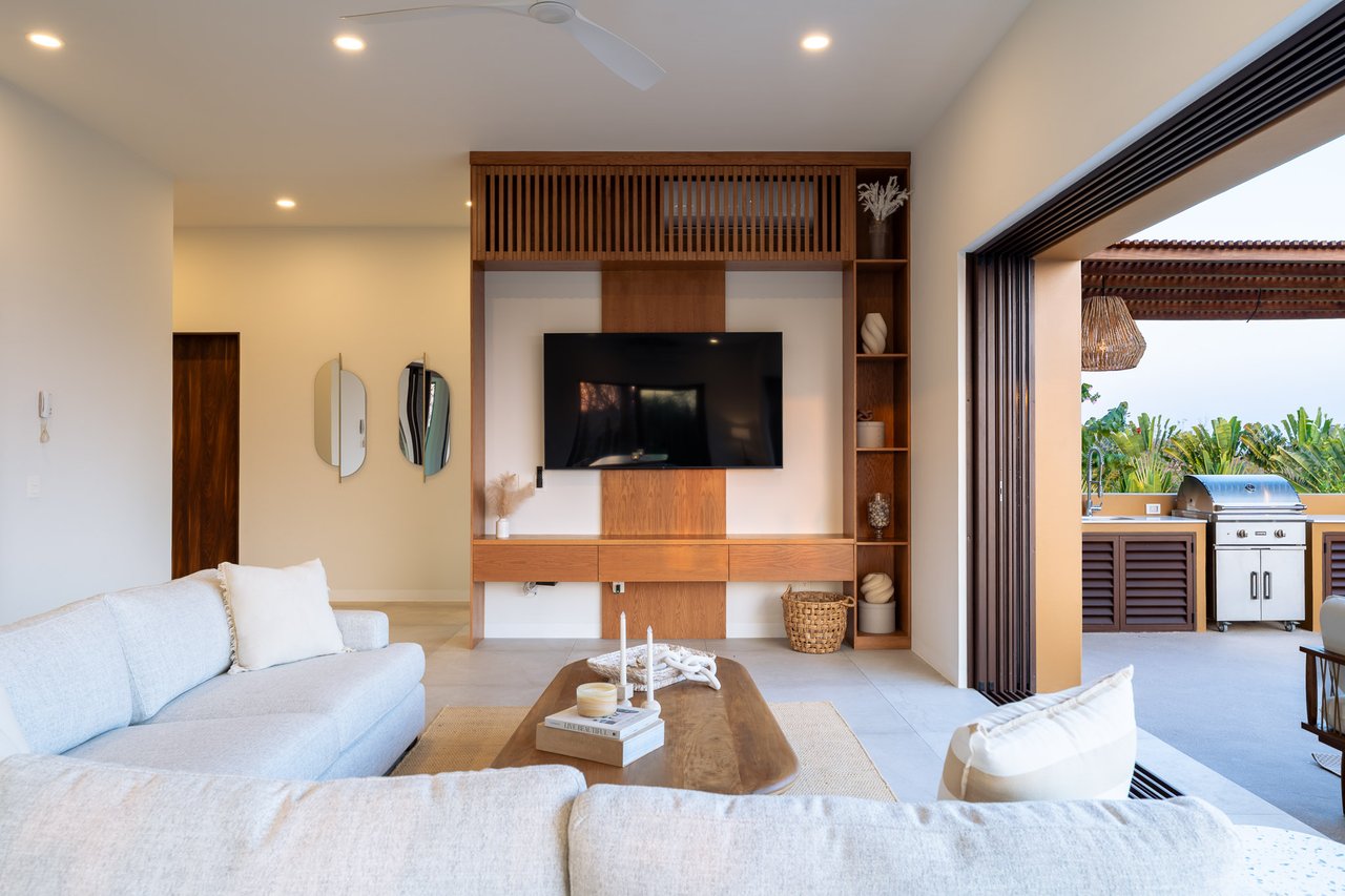 5 Bedroom, Single Family Home, La Cañada Casa A 