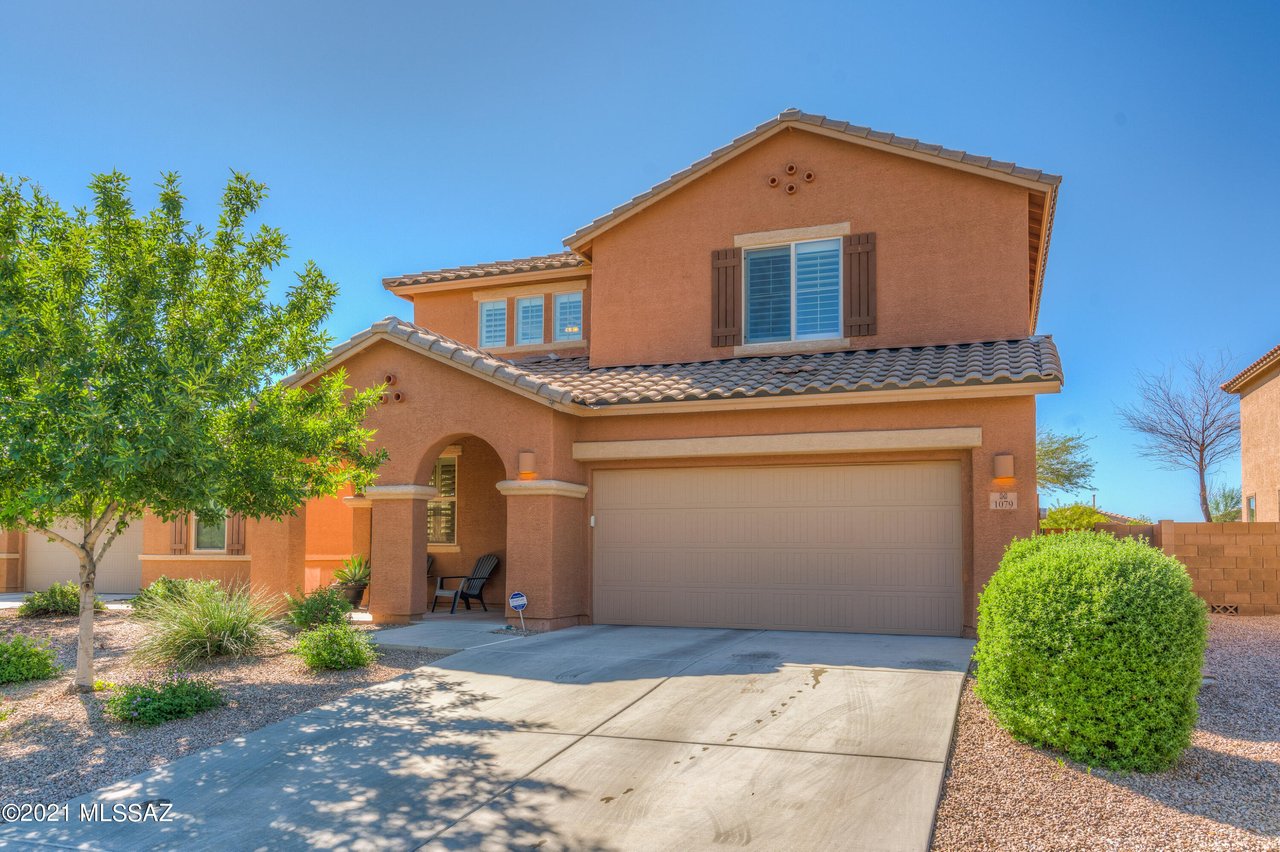1079 W Garden Grove Dr