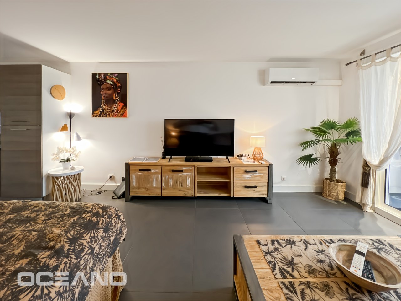 Sea View Apartment with Terrace & Pool